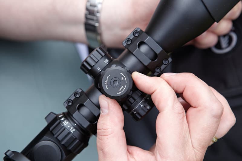 how to adjust a rifle scope up and down